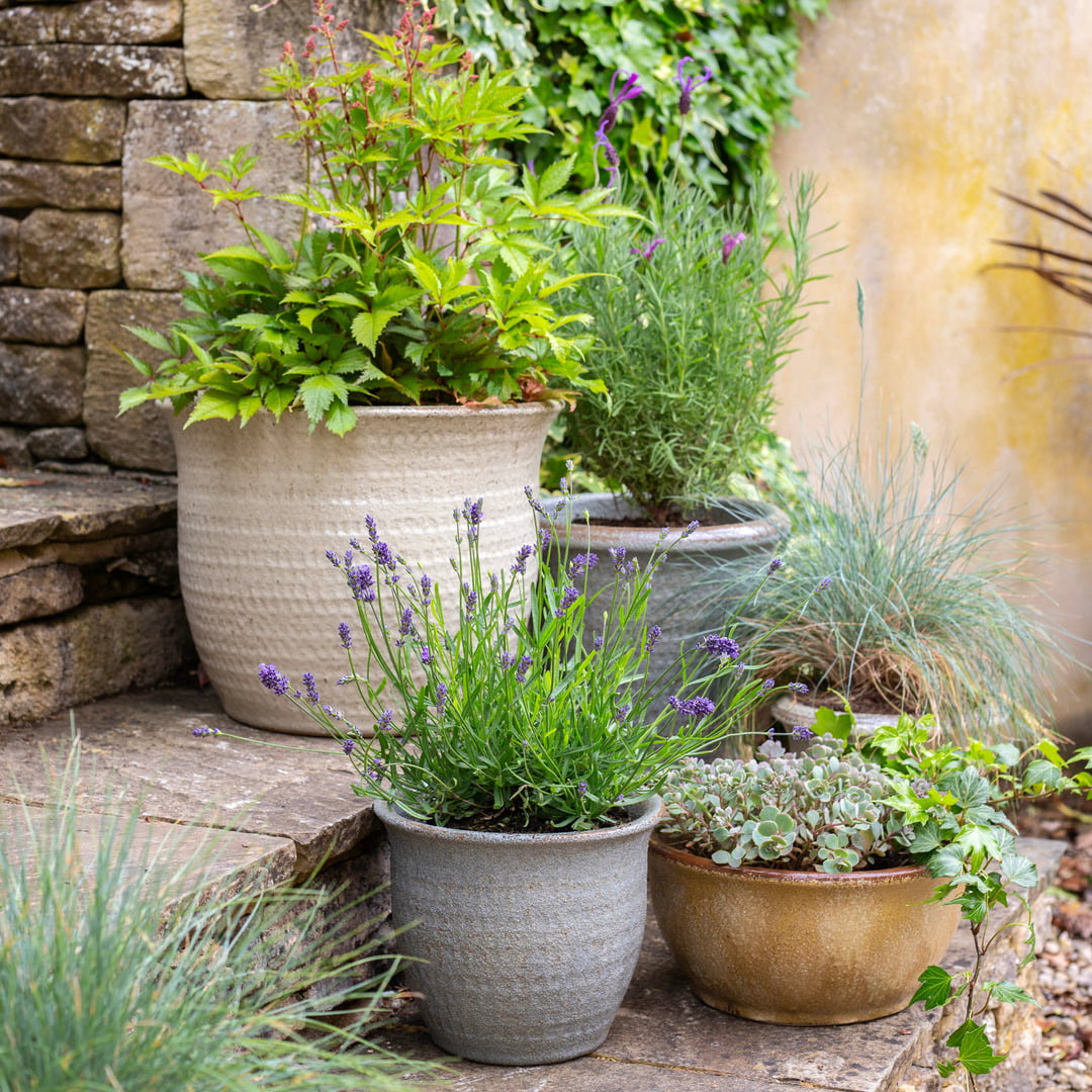 Apta Rustica Off White Glazed Bell Planter