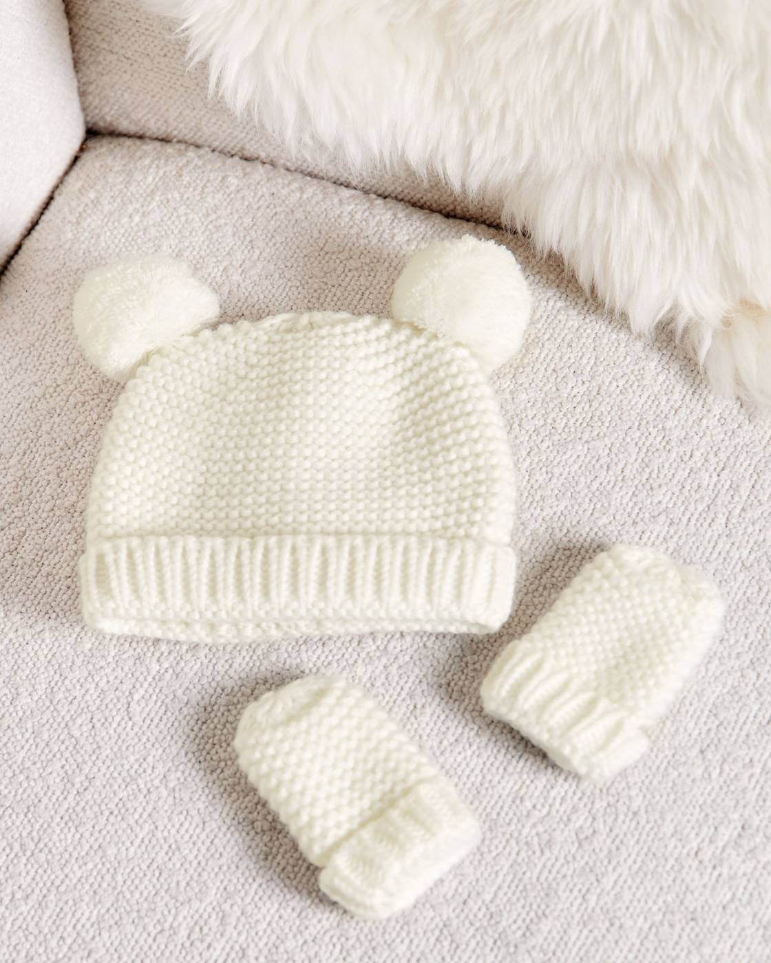 Katie Loxton Knitted Hat & Mittens Set White